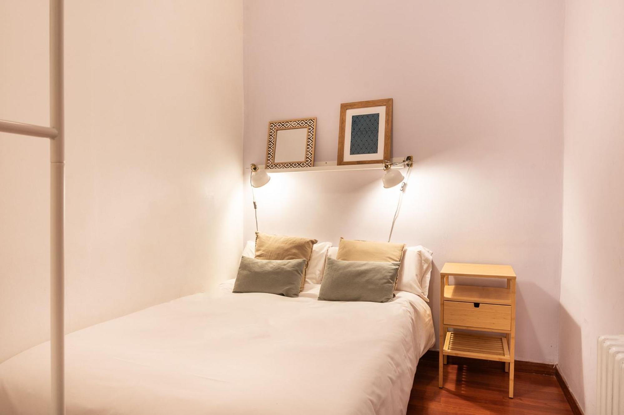Spacious & Sunny Apt With Terrace In The City Center Barcelona Exterior foto